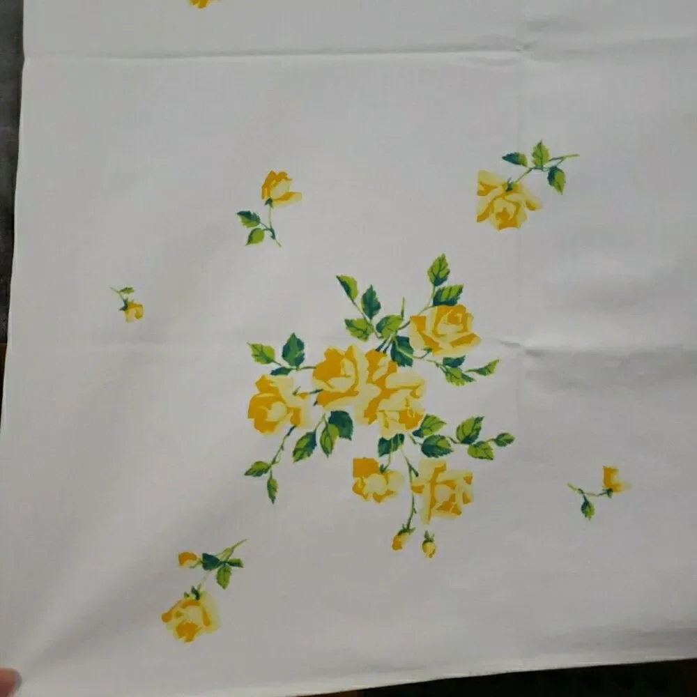 VTG Cloth Tablecloth Yellow Cabbage Rose Rectangle 54